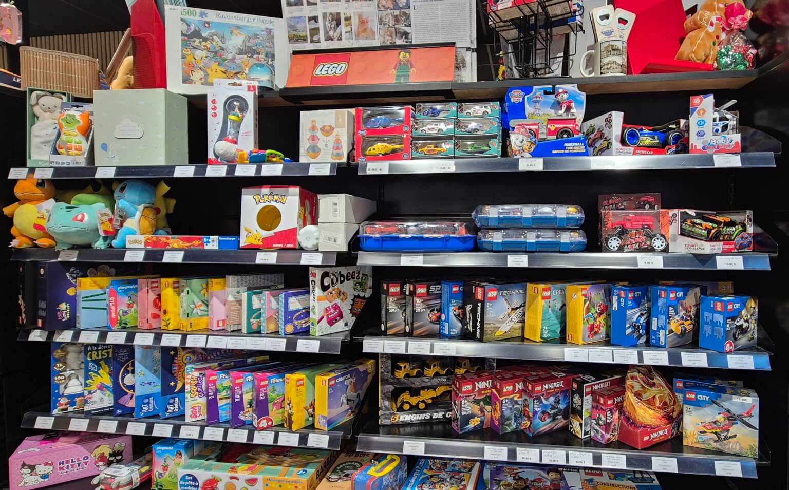 Rayon jouets ©OT Arès Maison de la presse